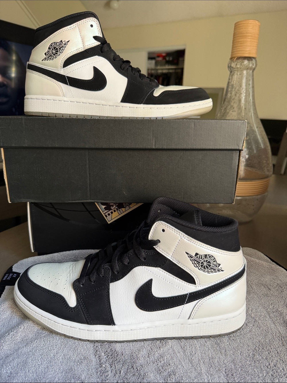 Air Jordan 1 Mid SE Sz 12.5 (DH6933 100)